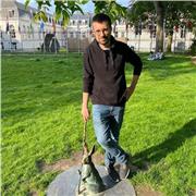 Profesor de Inglés que ha vivido bastantes años fuera de España